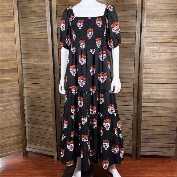 Lala. Dresses & Skirts - Lala. Black Tiger Print Smocked Maxi Dress Puff Sleeve Tiered Size Large